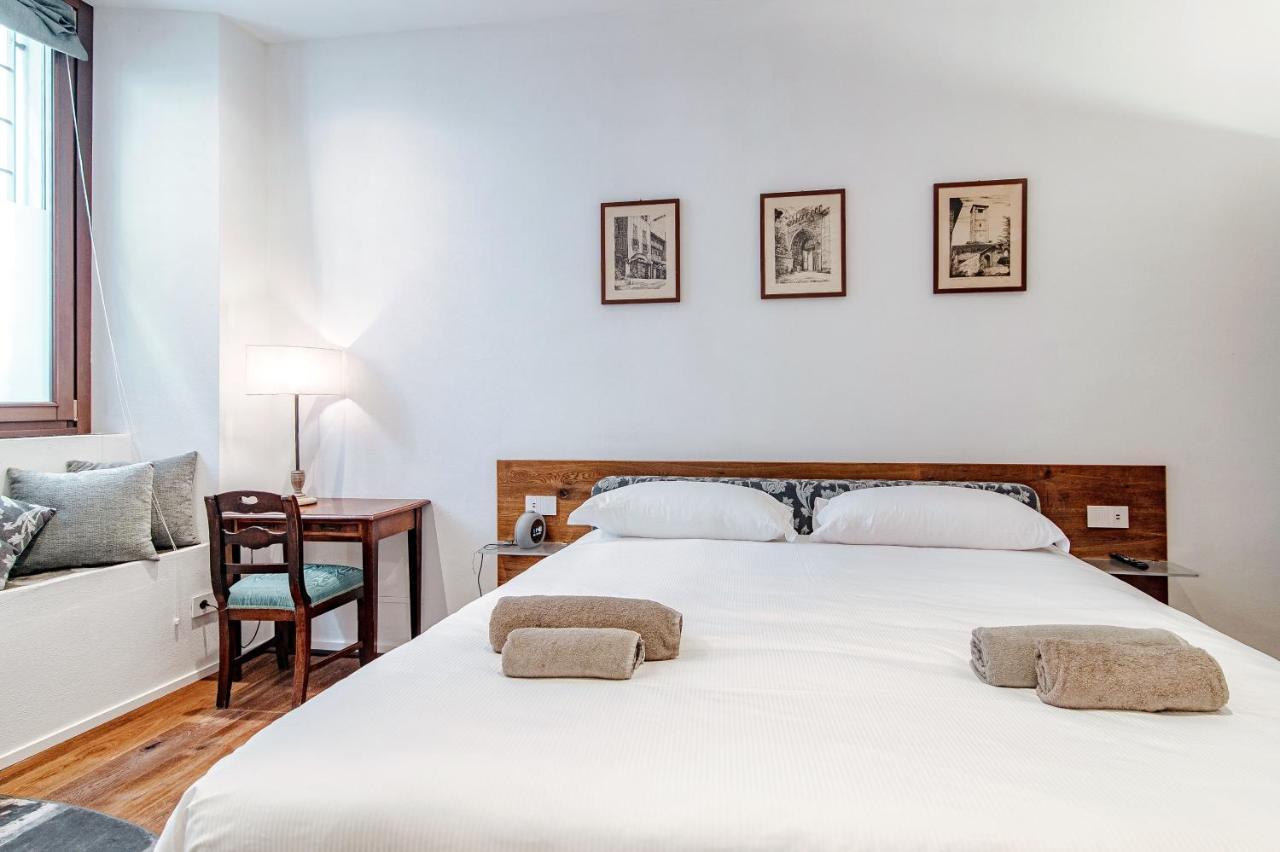 Suite Lo Storico - The House Of Travelers Como Exterior foto