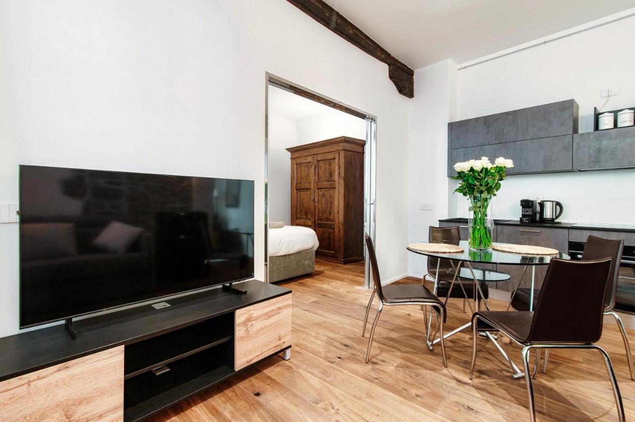 Suite Lo Storico - The House Of Travelers Como Exterior foto
